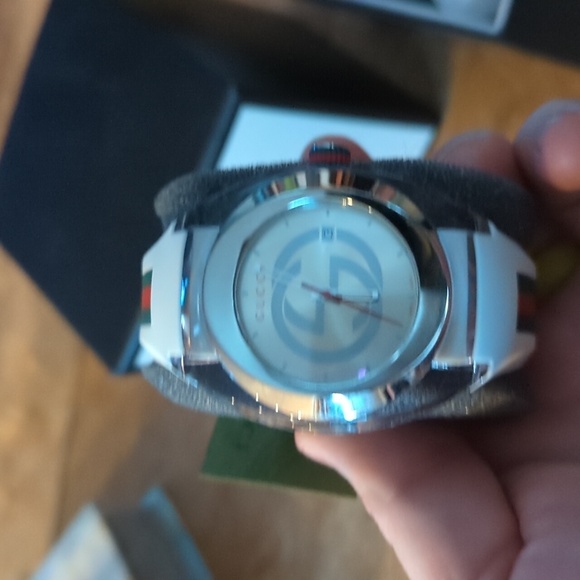 Mens Gucci Sync XXL Unisex Watch YA137101 - Picture 3 of 9